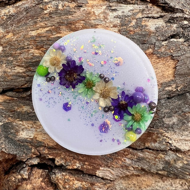 Circle tag large - pearly meadows