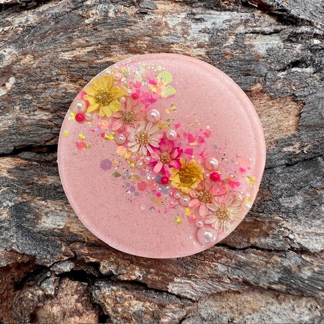 Circle tag large - pearly meadows