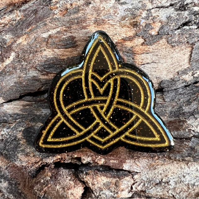 Triquetra tag