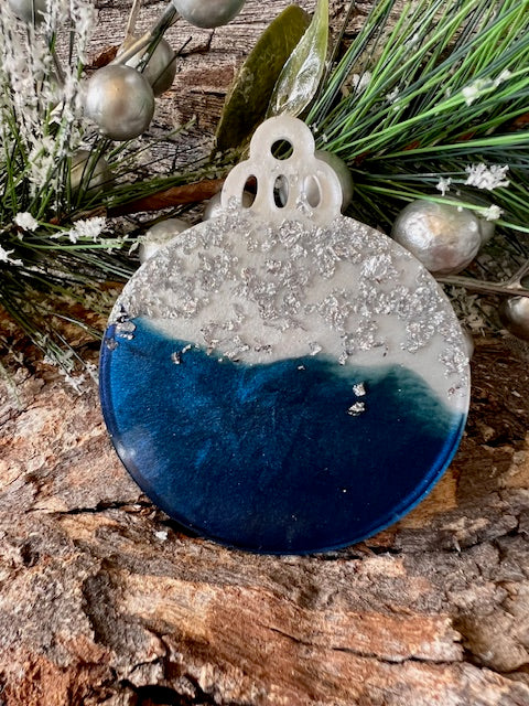 Lustre bauble design