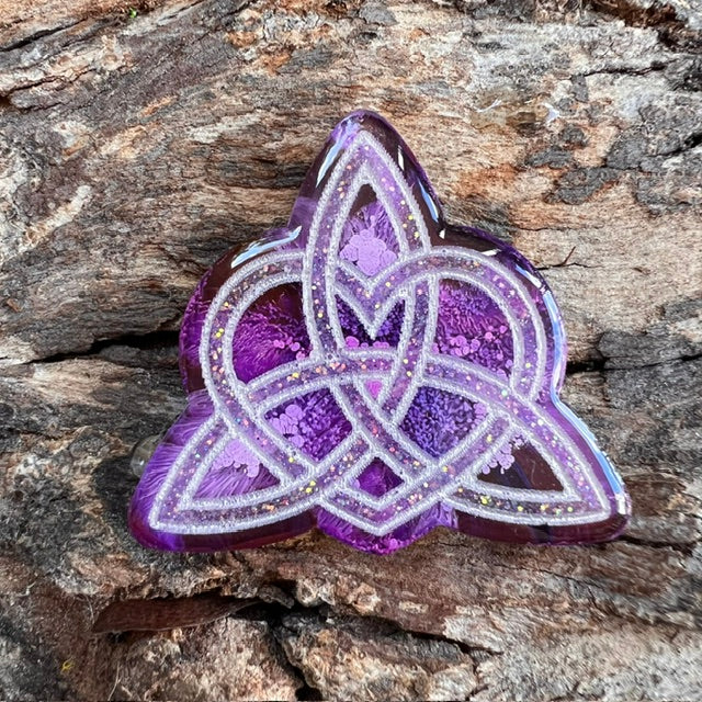 Triquetra tag
