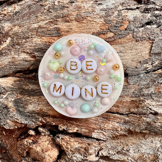 Love tag - circle medium 'be mine'