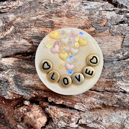 Love tag - circle medium 'love'