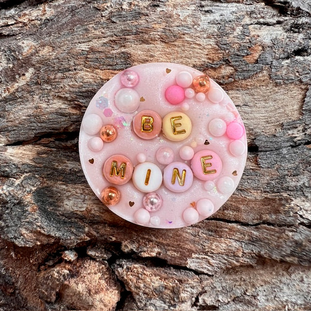 Love tag - circle medium 'be mine'
