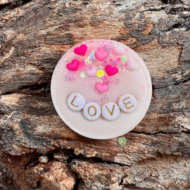 Love tag - circle medium 'love'