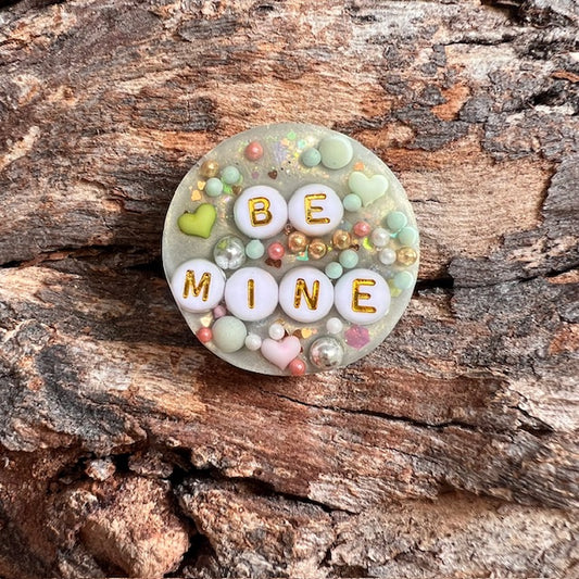 Love tag - circle small 'be mine'